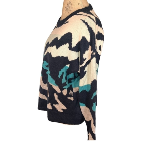 John+ Jenn blue camo abstract Crew Neck Sweater - women’s size M - Picture 6 of 9